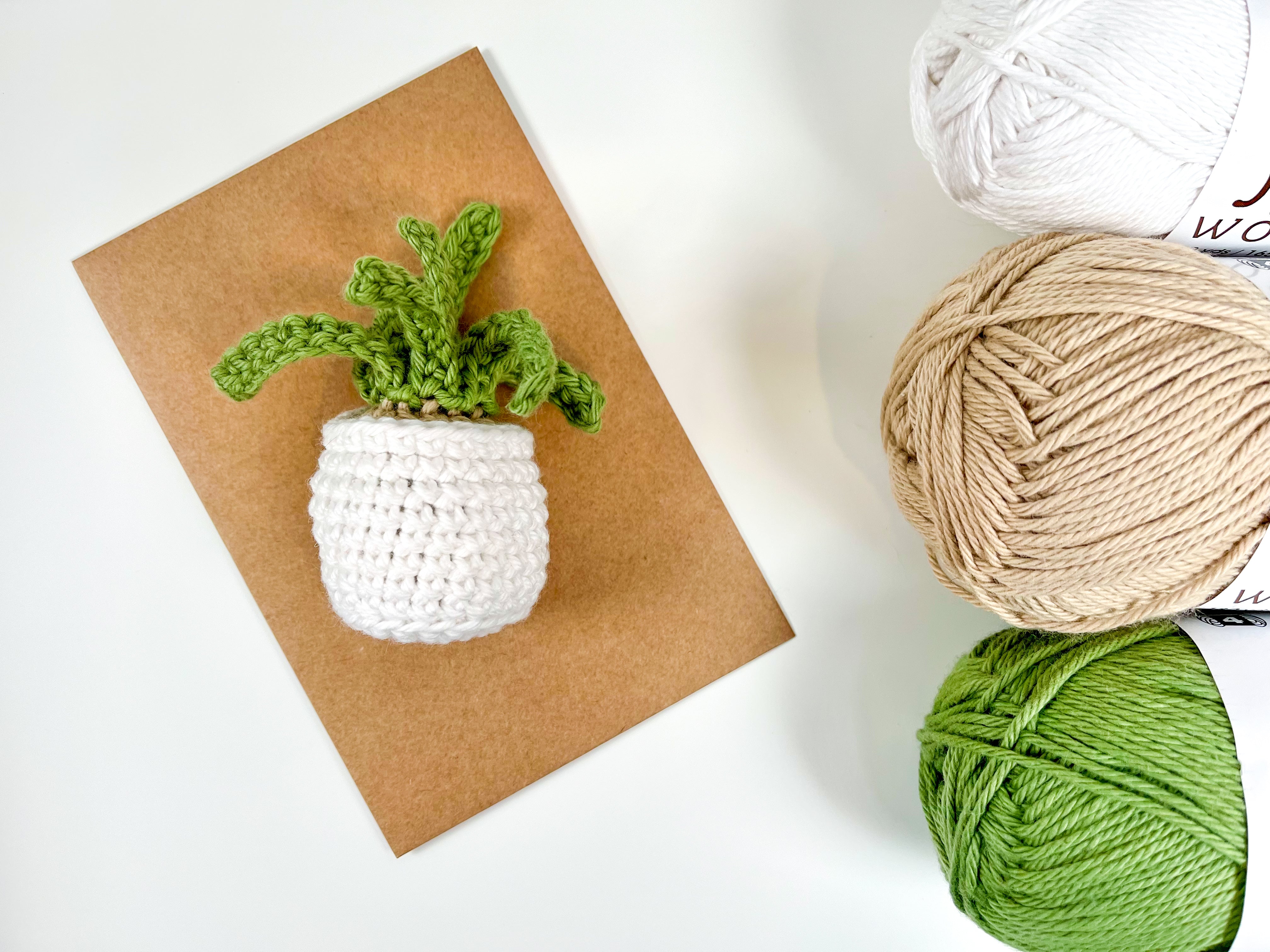 Squibble No-Sew Mini Leafy Plant Crochet Pattern – Squibble's Crochet Corner